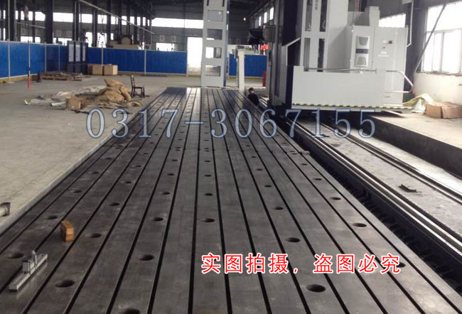 安裝中的落地鏜工作臺